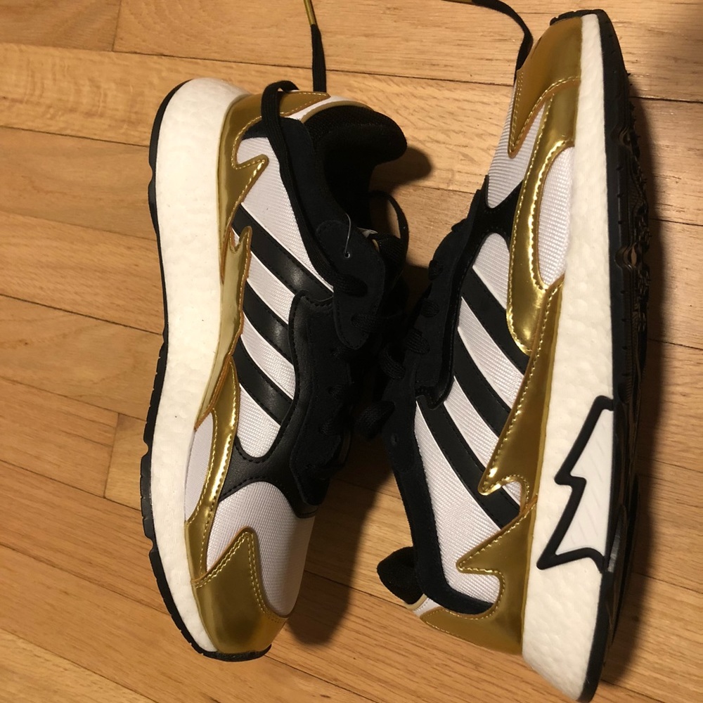 Adidas originals Tresc Run White/Gold/Black Sz 9.5